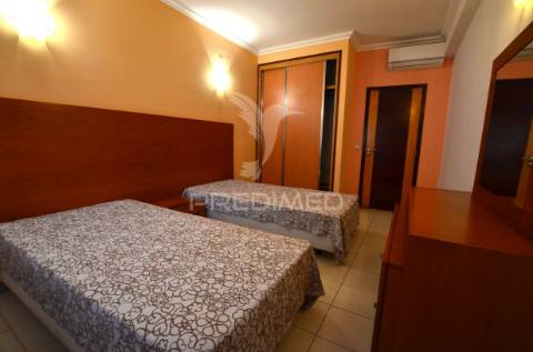 Apartamento t2/ edificio crischoro fração t