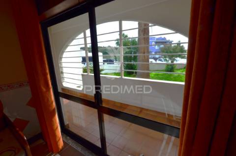 Apartamento t2/ edificio crischoro fração t