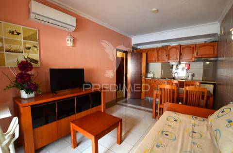 Apartamento t2/ edificio crischoro fração n