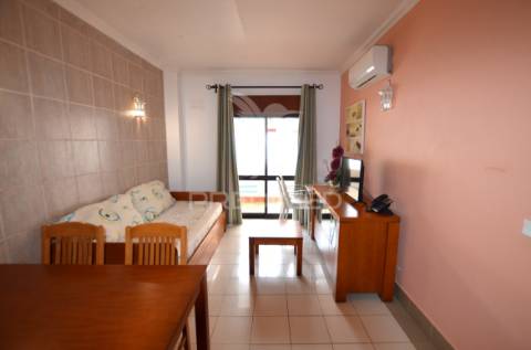 Apartamento t2/ edificio crischoro fração n