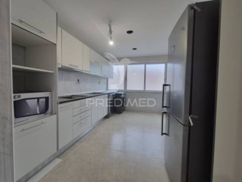 Apartamento t2 em carregado