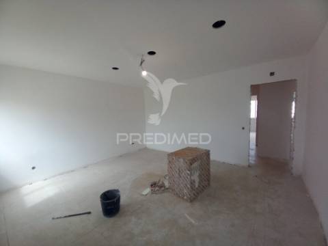 Apartamento t2 em carregado