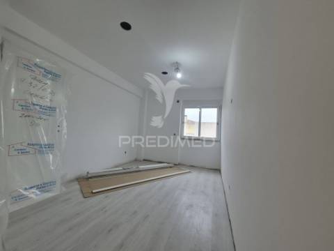 Apartamento t2 em carregado