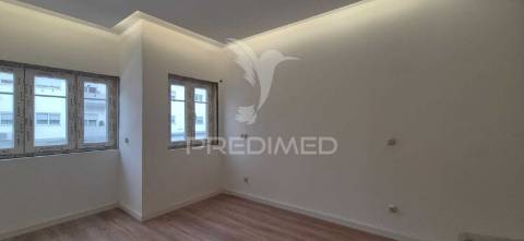 Encontre o seu espaço...fantástico apartamento novo,