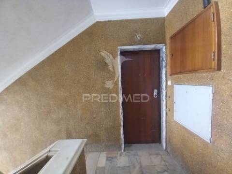 Apartamento t2 | urbanização da barrada | carregado