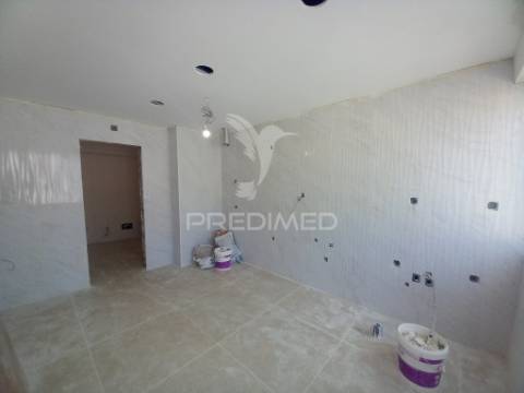 Apartamento t2 | urbanização da barrada | carregado