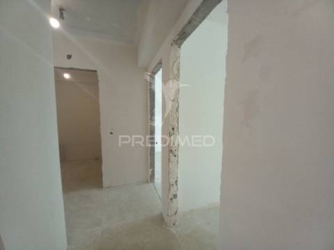 Apartamento t2 | urbanização da barrada | carregado