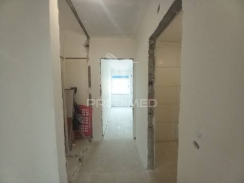 Apartamento t2 | urbanização da barrada | carregado