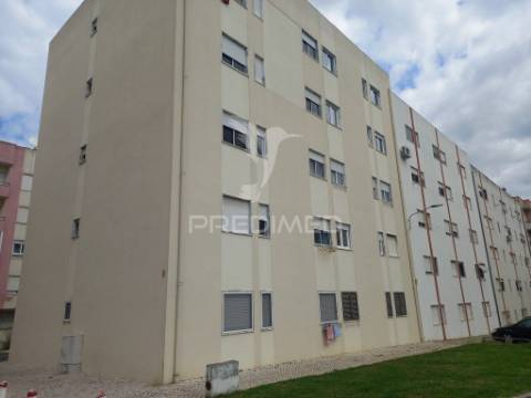 Apartamento t2 | urbanização da barrada | carregado