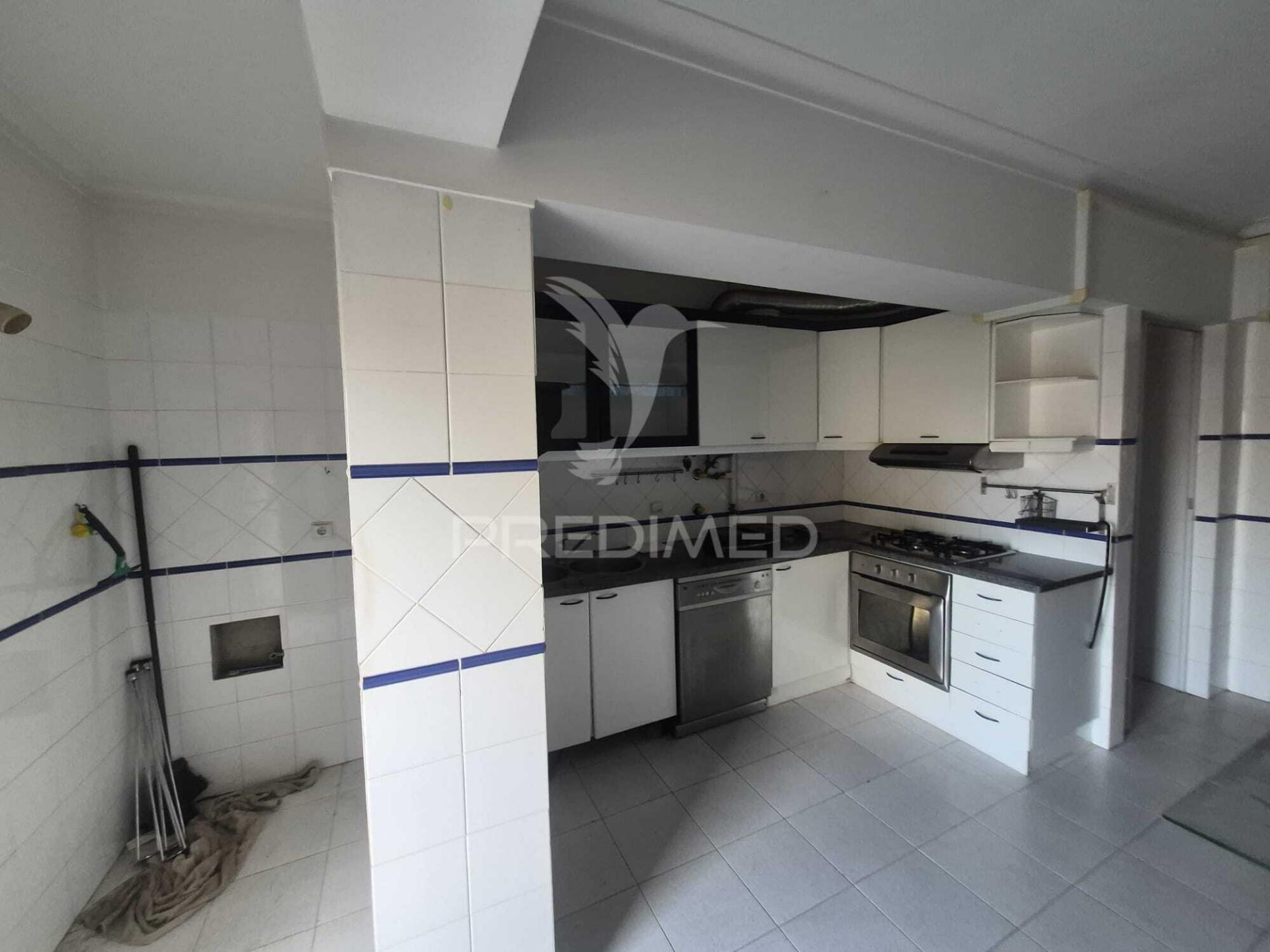 Apartamento t3 no carregado