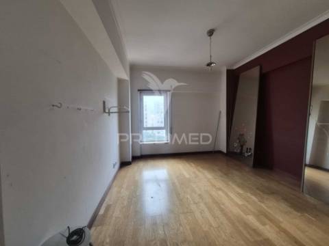 Apartamento t3 no carregado