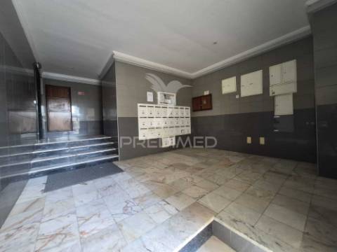 Apartamento t3 no carregado