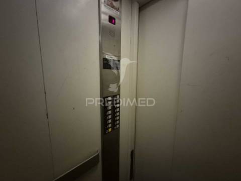 Apartamento t3 no carregado