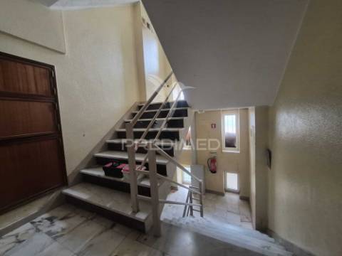 Apartamento t3 no carregado