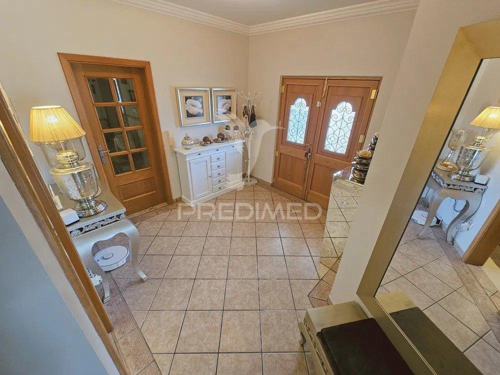 Moradia t4 com piscina — quinta d’el rey, beja