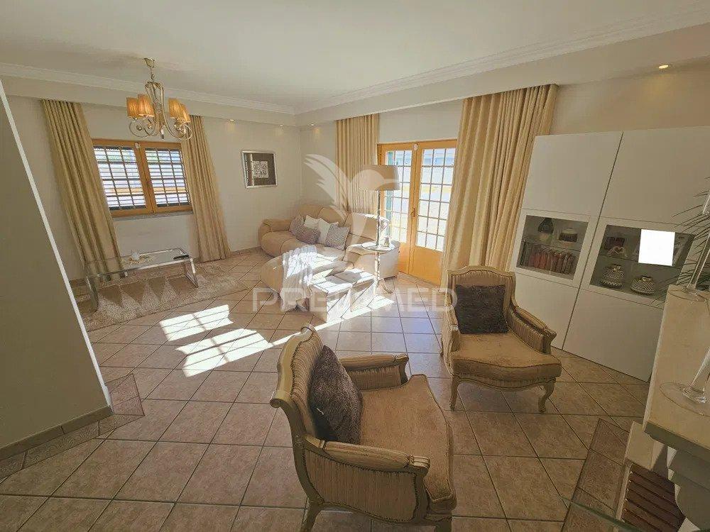 Moradia t4 com piscina — quinta d’el rey, beja