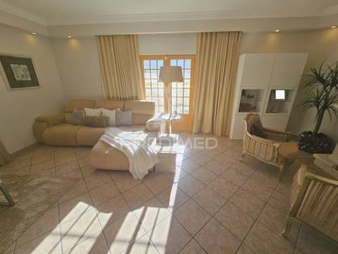 Moradia t4 com piscina — quinta d’el rey, beja