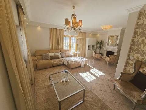 Moradia t4 com piscina — quinta d’el rey, beja