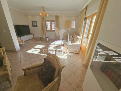 Moradia t4 com piscina — quinta d’el rey, beja