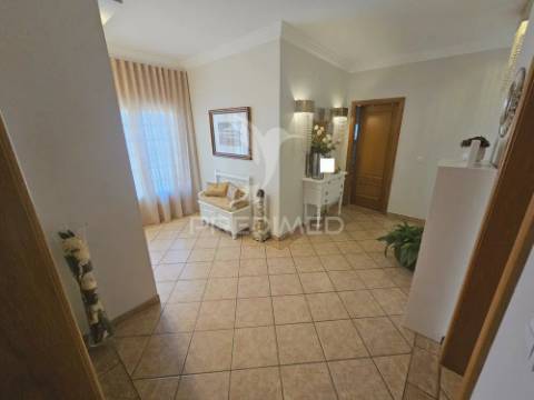 Moradia t4 com piscina — quinta d’el rey, beja