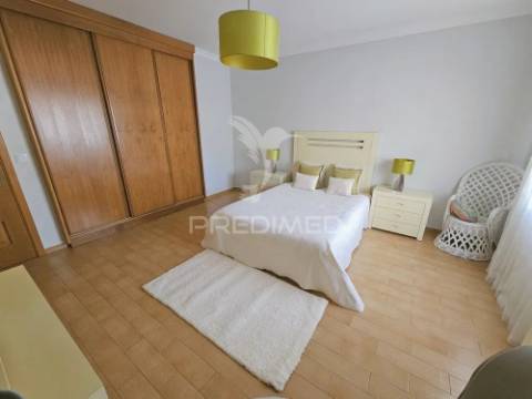 Moradia t4 com piscina — quinta d’el rey, beja