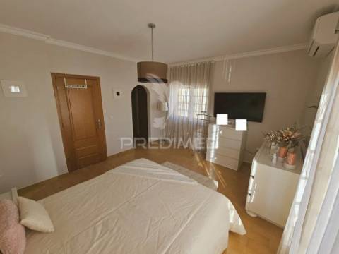 Moradia t4 com piscina — quinta d’el rey, beja