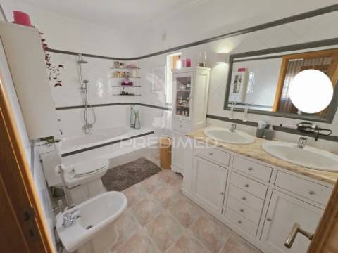 Moradia t4 com piscina — quinta d’el rey, beja