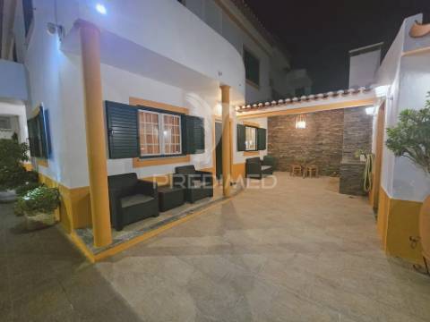 Moradia t4 com piscina — quinta d’el rey, beja