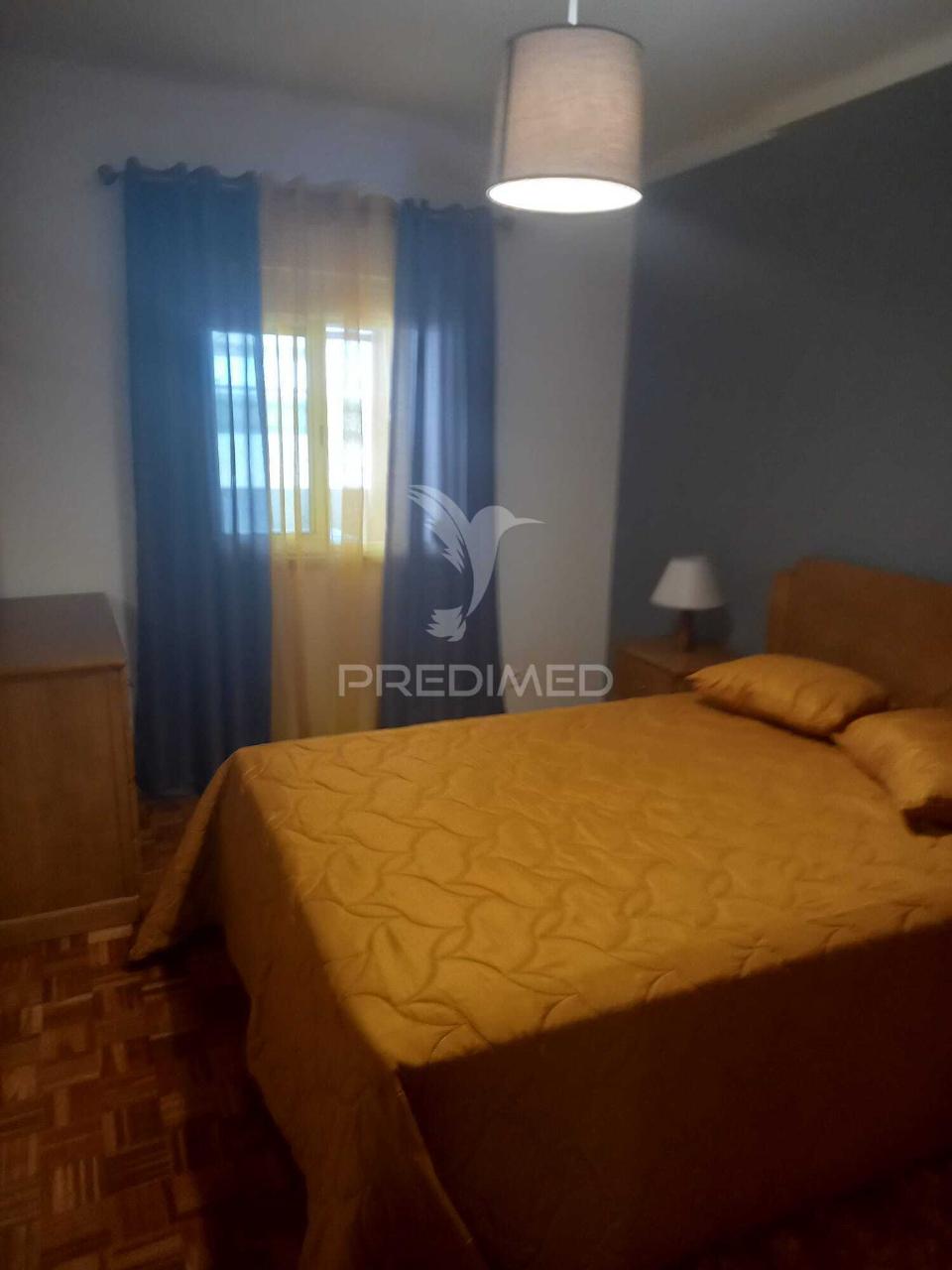 Moradia geminada t4 em salvaterra de magos