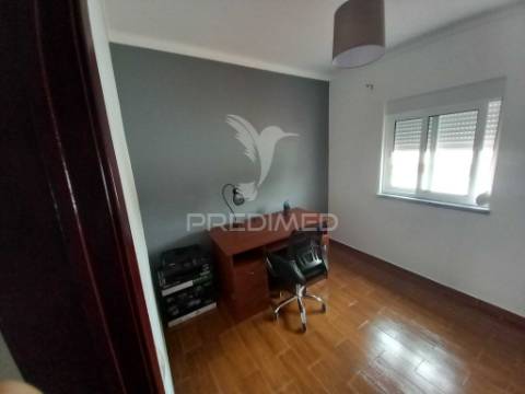 Moradia geminada t4 em salvaterra de magos