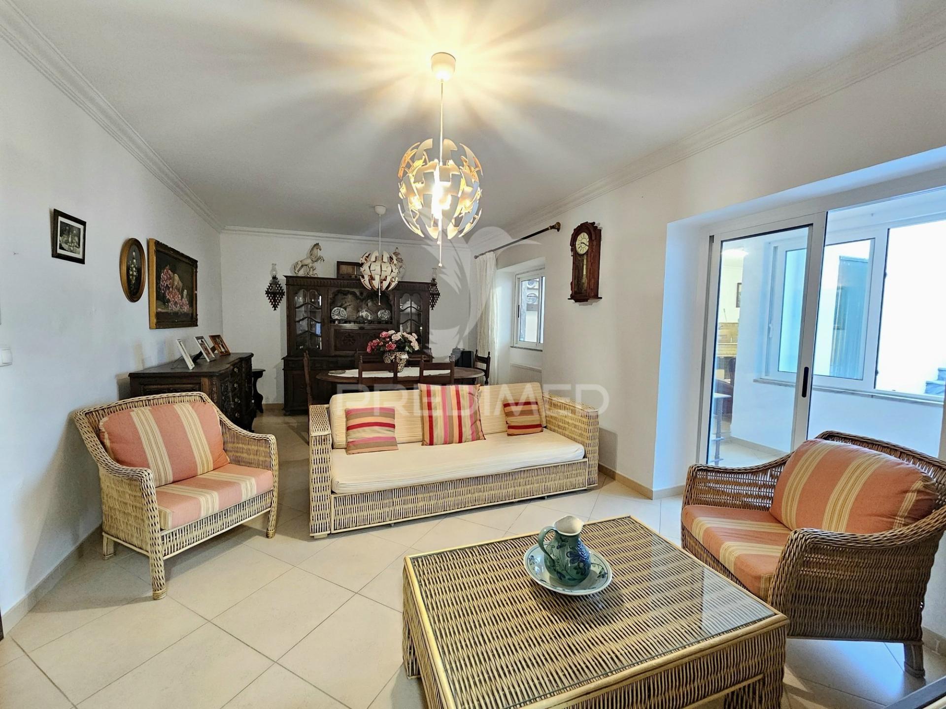 Moradia t3 com quintal e garagem em castro verde.