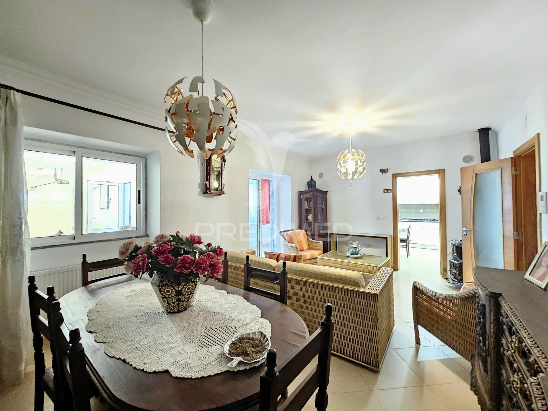 Moradia t3 com quintal e garagem em castro verde.