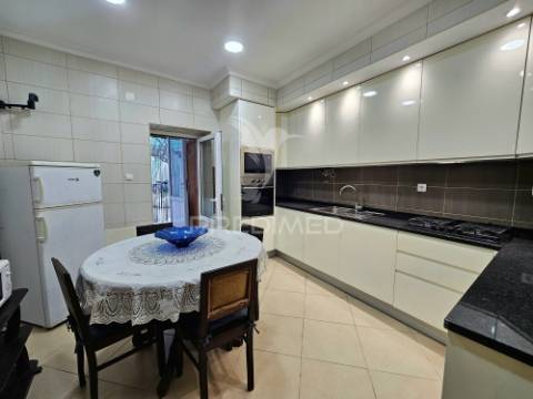 Moradia t3 com quintal e garagem em castro verde.