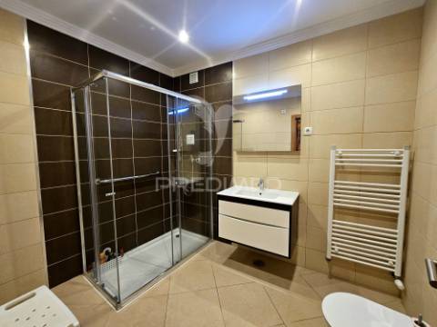 Moradia t3 com quintal e garagem em castro verde.