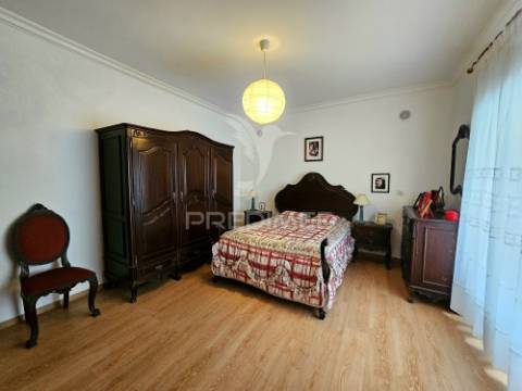 Moradia t3 com quintal e garagem em castro verde.