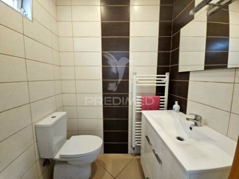 Moradia t3 com quintal e garagem em castro verde.