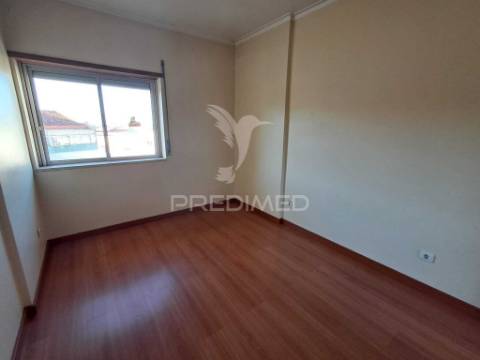 Apartamento t2 pendão, queluz belas