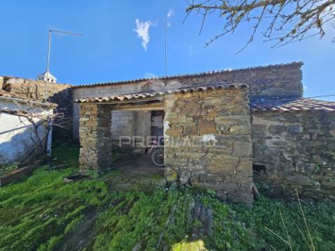 Propriedade com 19 hectares e ruína em castro da cola, ourique