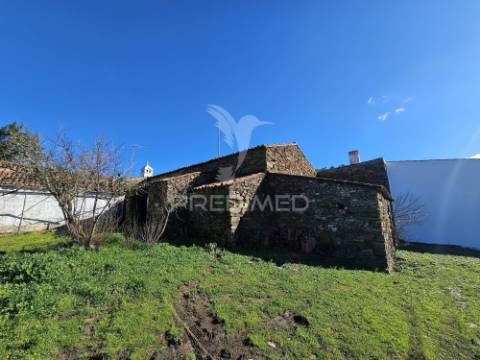 Propriedade com 19 hectares e ruína em castro da cola, ourique