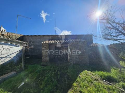 Propriedade com 19 hectares e ruína em castro da cola, ourique