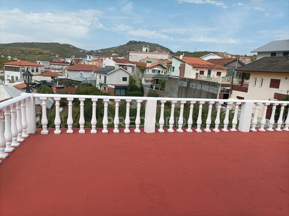 Moradia v6 em peso da régua