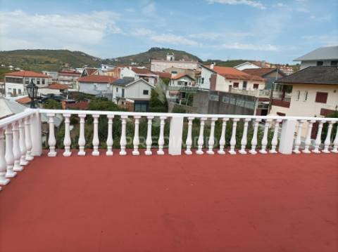 Moradia v6 em peso da régua