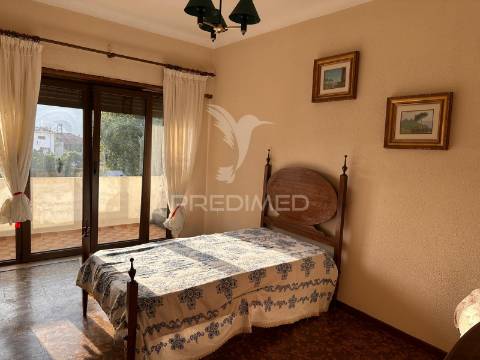 Moradia v6 em peso da régua