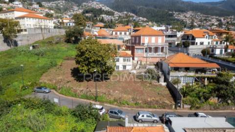 Moradia t2 geminada em ruína - funchal, ilha da madeira