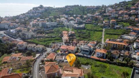 Moradia t2 geminada em ruína - funchal, ilha da madeira