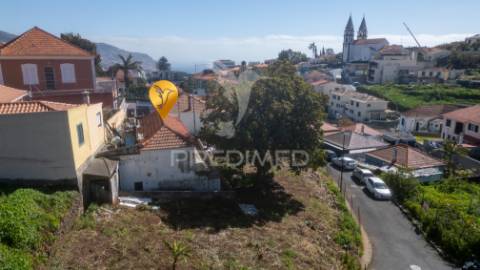 Moradia t2 geminada em ruína - funchal, ilha da madeira