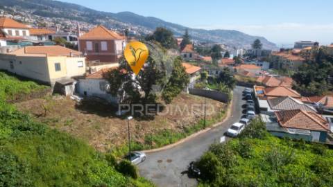 Moradia t2 geminada em ruína - funchal, ilha da madeira
