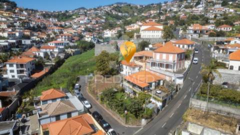 Moradia t2 geminada em ruína - funchal, ilha da madeira