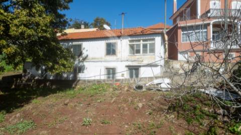 Moradia t2 geminada em ruína - funchal, ilha da madeira