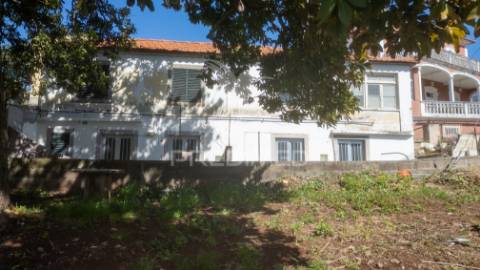 Moradia t2 geminada em ruína - funchal, ilha da madeira